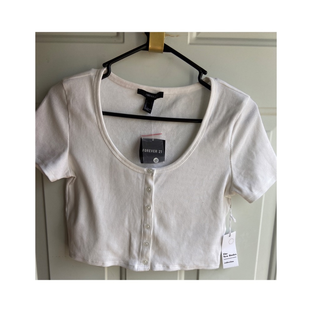Forever 21 / White Cap Sleeve Crop Top / Buttons Come Undone / Cotton